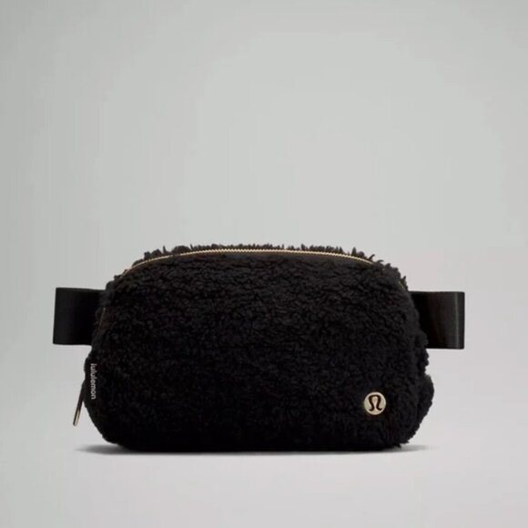NWT lululemon athletica Black Fleece Everywhere Belt Bag 1L - Picture 1 of 9